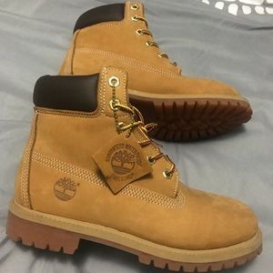 Timberland 6-Inch Waterproof Boots Sz 6/7